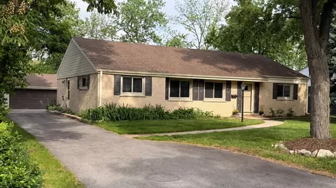5818 Ridgewood Dr, Western Springs, IL 60558
