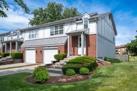 746 Eletson Dr #746, Crystal Lake, IL 60014