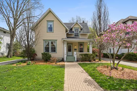 622 N Ridgeland Ave, Oak Park, IL 60302