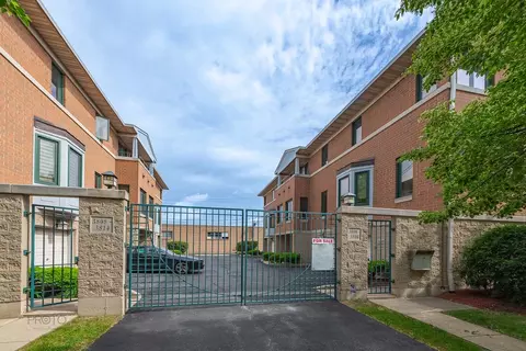 3804 W Devon Ave, Lincolnwood, IL 60712