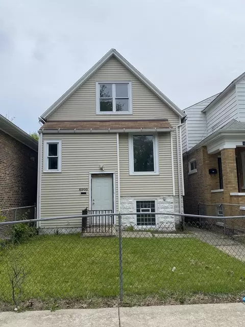 6905 Woodlawn Ave S, Chicago, IL 60637