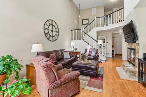 Living - 1321 Orrington Ct, Wheeling, IL 60090 photo 3 of 9