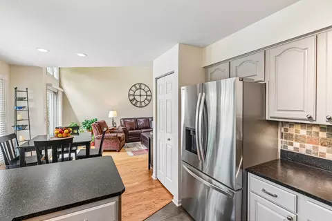 Kitchen - 1321 Orrington Ct, Wheeling, IL 60090 photo 5 of 7