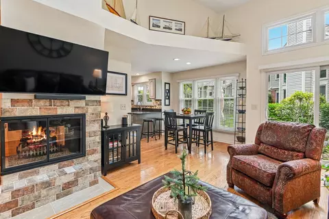 Living - 1321 Orrington Ct, Wheeling, IL 60090 photo 4 of 9
