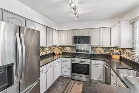 Kitchen - 1321 Orrington Ct, Wheeling, IL 60090 photo 7 of 7