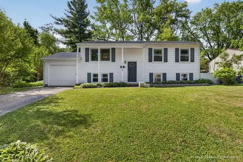 101 W Melody Ln, Woodstock, IL 60098