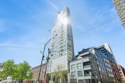 510 W Erie St #1701, Chicago, IL 60654