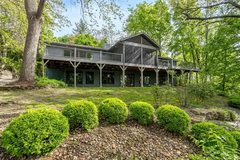60 Custer Ter, Bettendorf, IA 52722