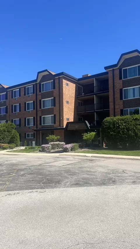 1227 S Old Wilke Rd #406, Arlington Heights, IL 60005