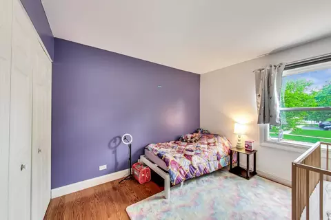 Bedroom - 4010 N Firestone Dr, Hoffman Estates, IL 60192 photo 6 of 8