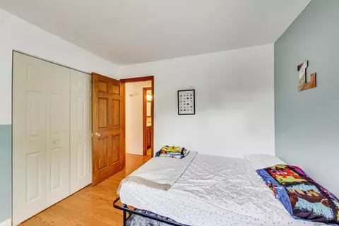 Bedroom - 4010 N Firestone Dr, Hoffman Estates, IL 60192 photo 5 of 8