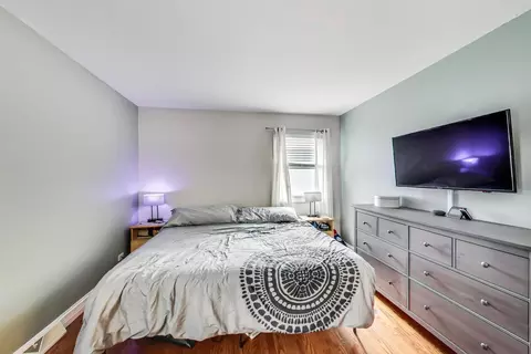 Bedroom - 4010 N Firestone Dr, Hoffman Estates, IL 60192 photo 1 of 8