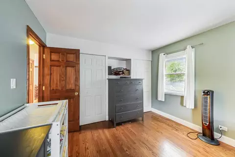 Bedroom - 4010 N Firestone Dr, Hoffman Estates, IL 60192 photo 2 of 8