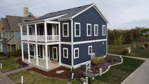 13 Great Loop West Dr, Ottawa, IL 61350