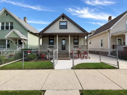 562 Liberty St, Joliet, IL 60432