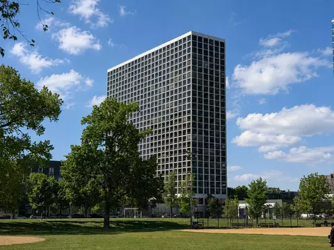 4343 N Clarendon Ave #2707, Chicago, IL 60613