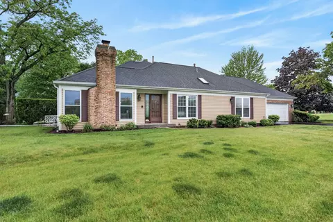 131 Camden Ct, Lincolnshire, IL 60069