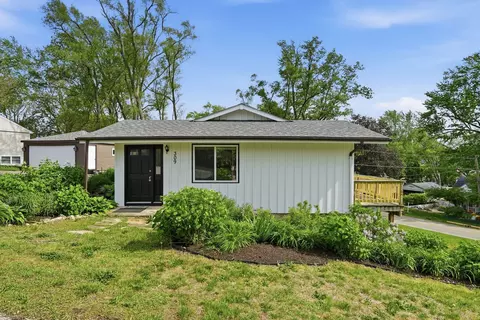 3624 Eastway Dr, Island Lake, IL 60042