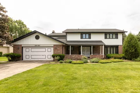 16 W731 89th Pl, Willowbrook, IL 60527