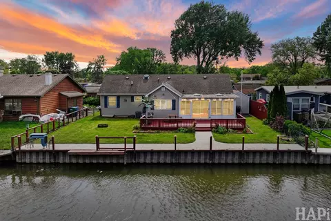 707 Kingston Blvd, Mchenry, IL 60050