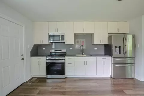Kitchen - 15441 Albany Ave, Markham, IL 60428 photo 2 of 2