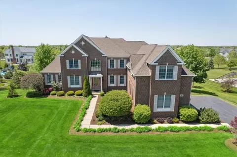 40 Wood Oaks Dr, South Barrington, IL 60010