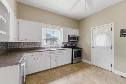 Kitchen - 108 NE 5th Ave, Aledo, IL 61231 photo 2 of 3