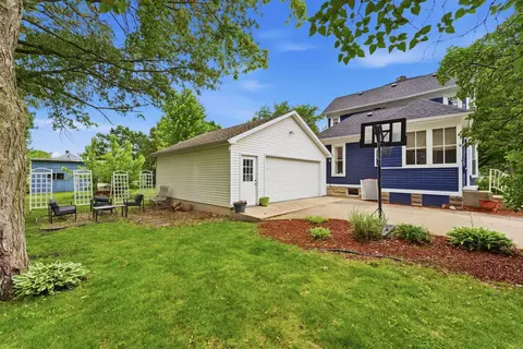 Exterior - 108 NE 5th Ave, Aledo, IL 61231 photo 3 of 9