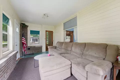 Exterior - 108 NE 5th Ave, Aledo, IL 61231 photo 5 of 9