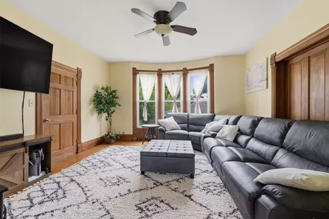 Living - 108 NE 5th Ave, Aledo, IL 61231 photo 3 of 4