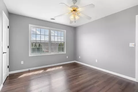 Bedroom - 3806 Bristlecone Dr, Springfield, IL 62712 photo 3 of 12