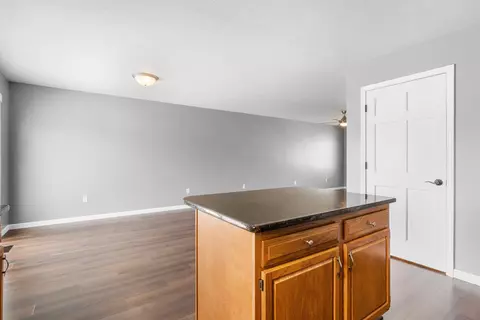 Living - 3806 Bristlecone Dr, Springfield, IL 62712 photo 10 of 10
