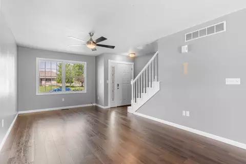 Living - 3806 Bristlecone Dr, Springfield, IL 62712 photo 4 of 10