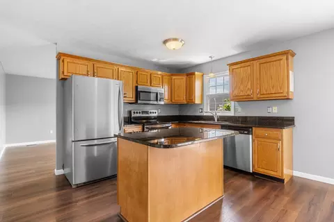 Kitchen - 3806 Bristlecone Dr, Springfield, IL 62712 photo 2 of 2
