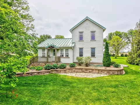 7672 E 3300 North Rd, Streator, IL 61364