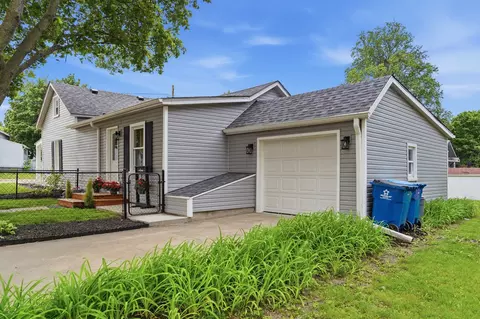 Exterior - 223 E 8th St, Dixon, IL 61021 photo 4 of 4