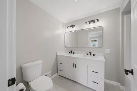 Bath - 223 E 8th St, Dixon, IL 61021 photo 1 of 2