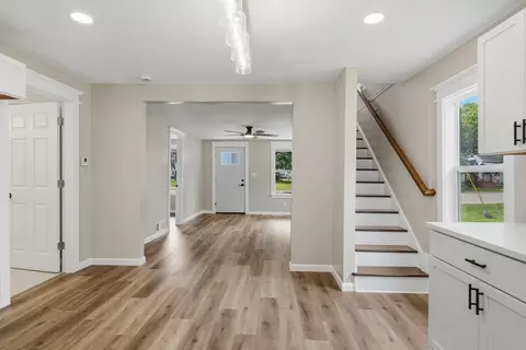 Entry Way - 223 E 8th St, Dixon, IL 61021 photo 3 of 4