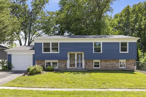 3005 Scenicwood Ln, Woodridge, IL 60517