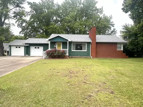 22 Old Brick Rd, Murphysboro, IL 62966
