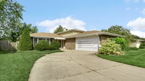 544 Thornwood Dr, South Holland, IL 60473