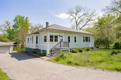 22 W724 Saint Charles Rd, Glen Ellyn, IL 60137