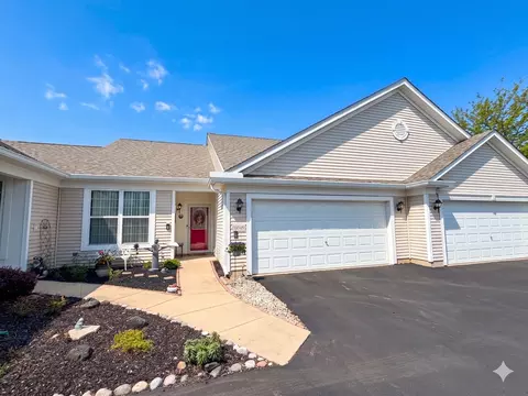 14045 Moraine Hills Dr, Huntley, IL 60142