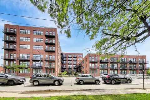 2323 W Pershing Rd #327, Chicago, IL 60609