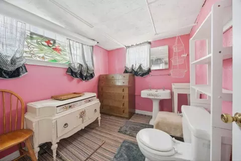 Bath - 15 E 155th St, Harvey, IL 60426 photo 7 of 7