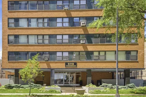 6118 N Sheridan Rd #106, Chicago, IL 60660