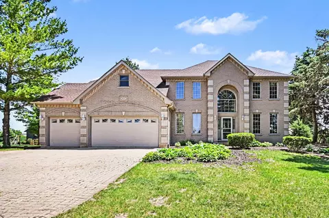 19057 S Saddlebrook Dr, Shorewood, IL 60404
