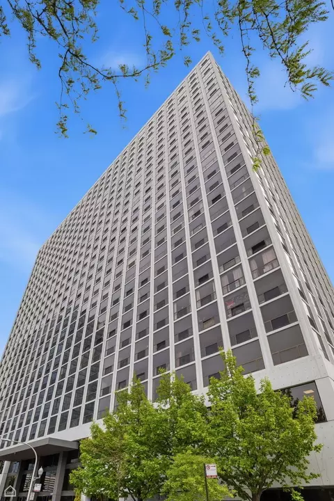 4343 N Clarendon Ave #1812, Chicago, IL 60613