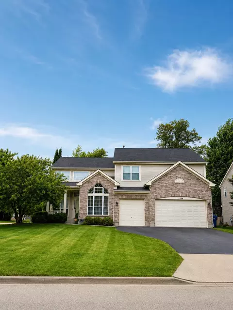 1844 S Robin Ct, Libertyville, IL 60048