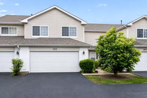 1673 Waterford Rd, North Aurora, IL 60542